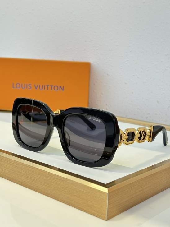 Picture of Louis Vuitton Sunglasses _SKUfw76770145fw